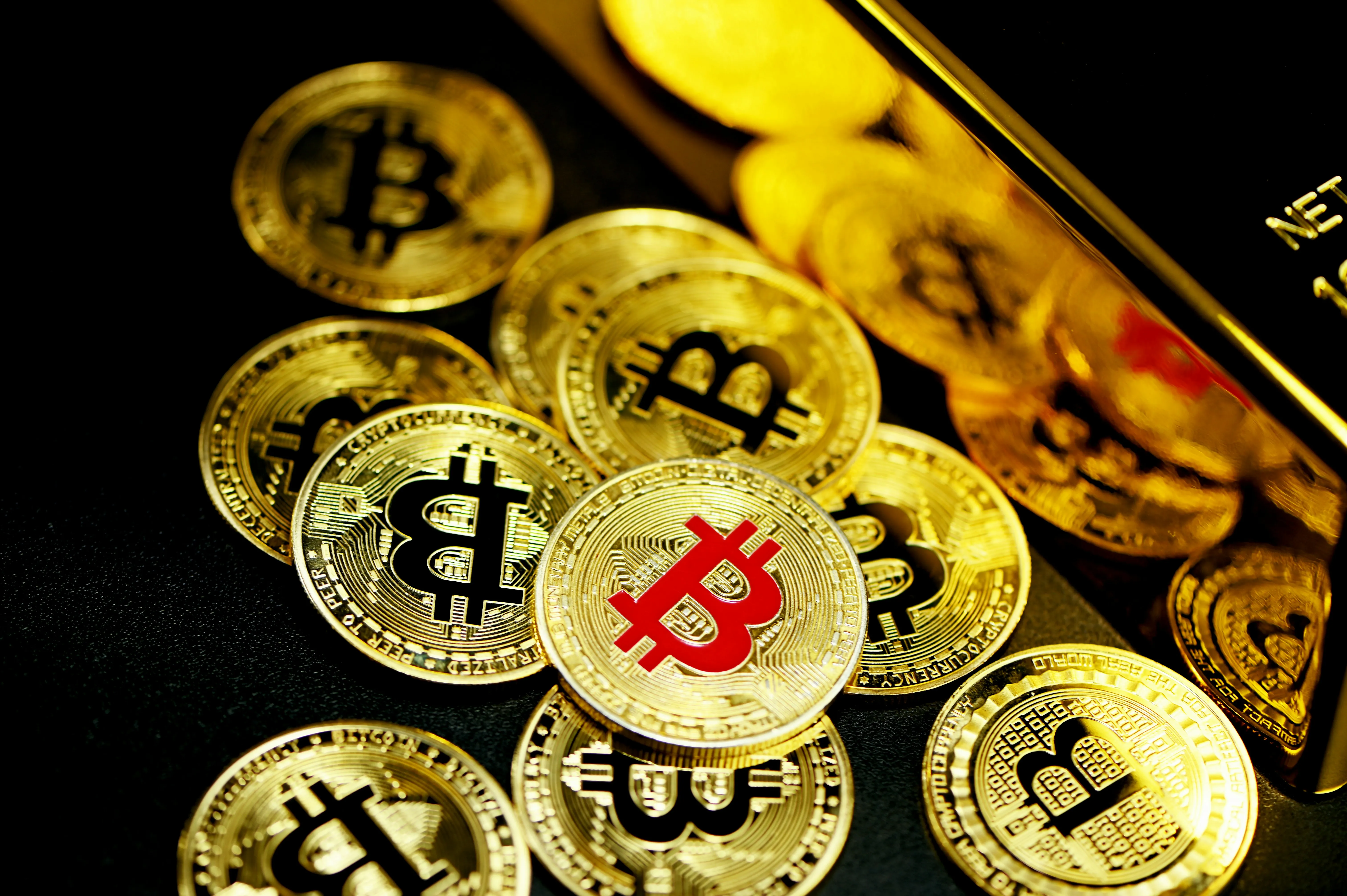 Biểu ngữ Khu Vực Thành Viên VIP qq8889 với nền vàng và xanh sang trọng, đẳng cấp